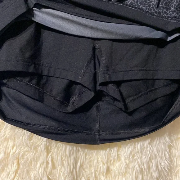 Columbia Women’s Siren Splash Skort/Golf Tennis Skirt. Size S - Picture 2 of 4